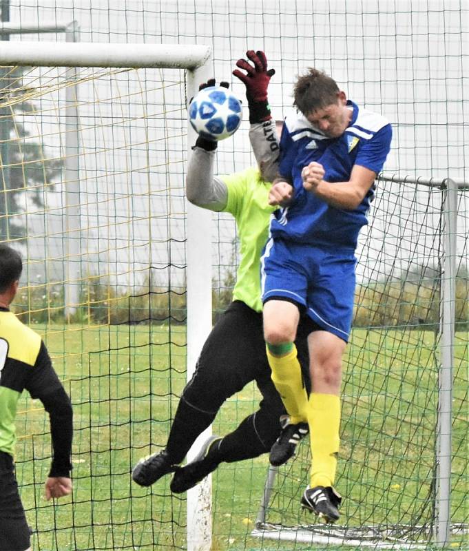 Fotbalová I.B třída: Osek - Čkyně 3:4.