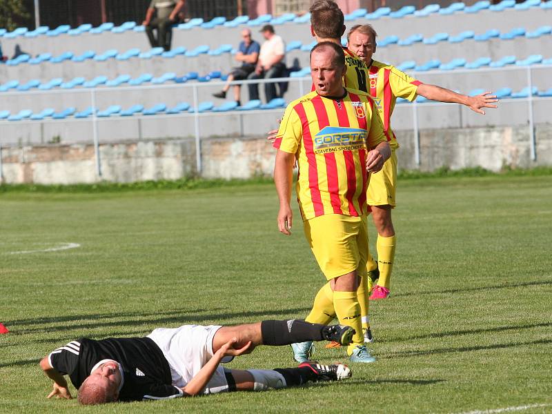 Jan Zušťák hattrickem zařídil výhru Junioru Strakonice nad Lokomotivou České Budějovice 3:1.