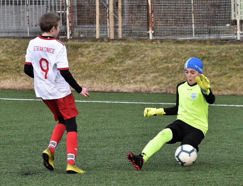 Žáci Junioru Strakonice se v přípravě utkali s fotbalisty FC MAS Táborsko.