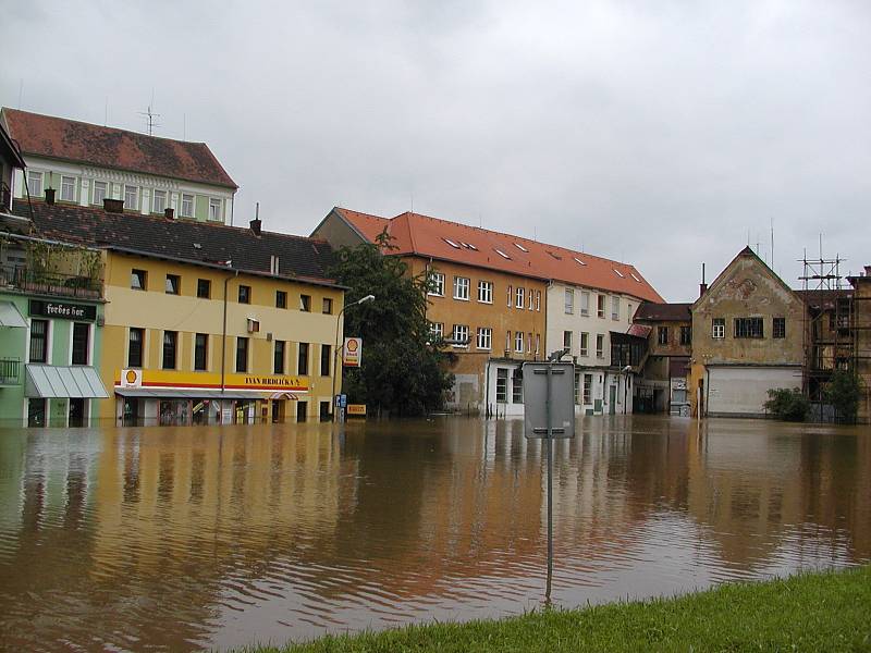 Ničivé povodně roku 2002 ve Strakonicích.