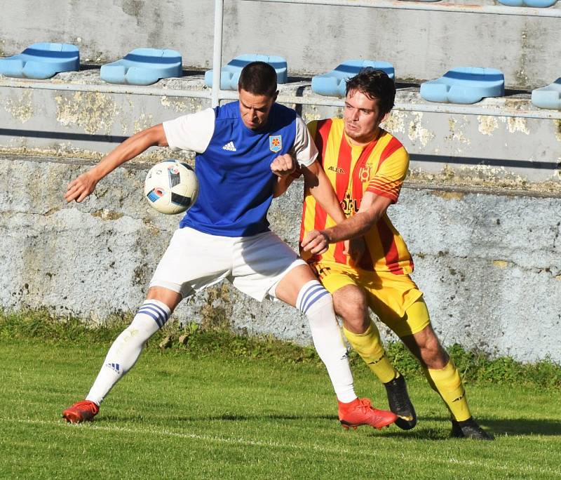 Fotbalový krajský přebor: Junior Strakonice - Třeboň 2:1.