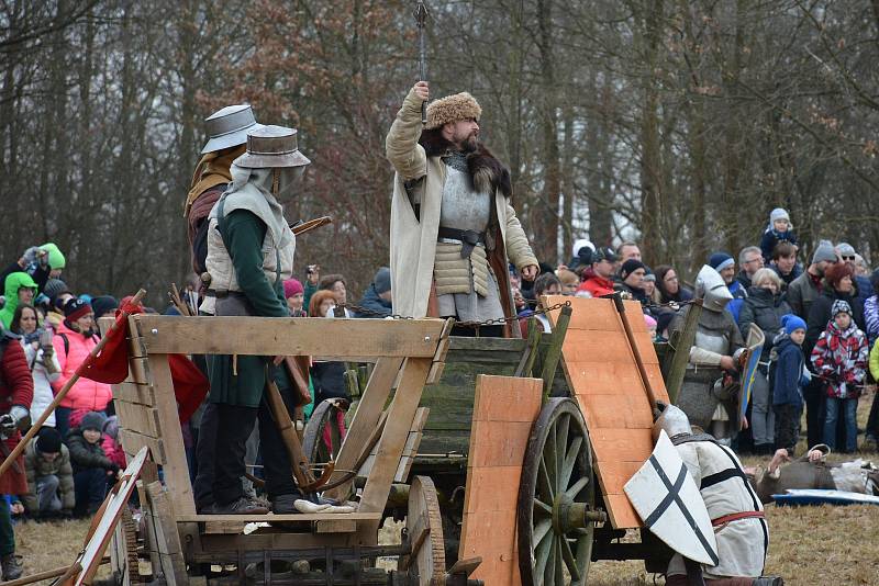 Akce se zúčastnilo 150 bojovníků, osm koní a tři a půl tisíce diváků.