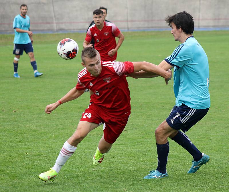 7. kolo FORTUNA divize A: SK Petřín Plzeň (červení) - SK Otava Katovice (modří) 7:0.