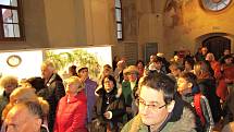 V kapitulní síni strakonického hradu byla v úterý 22. listopadu zahájena vánoční výstava betlémů Půjdem spolu do Betléma.