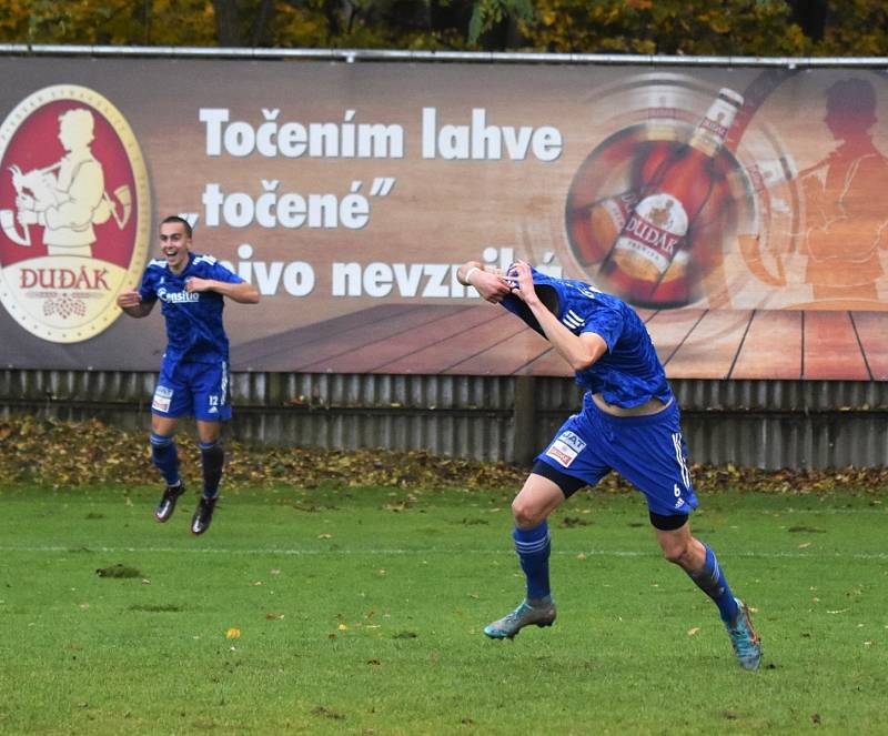 Fotbalvá divize: Otava Katovice - Slavoj Český Krumlov 2:1 (1:0).