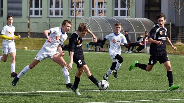 Divize žáků U15: Junior Strakonice - FC Písek 1:8 (1:4).