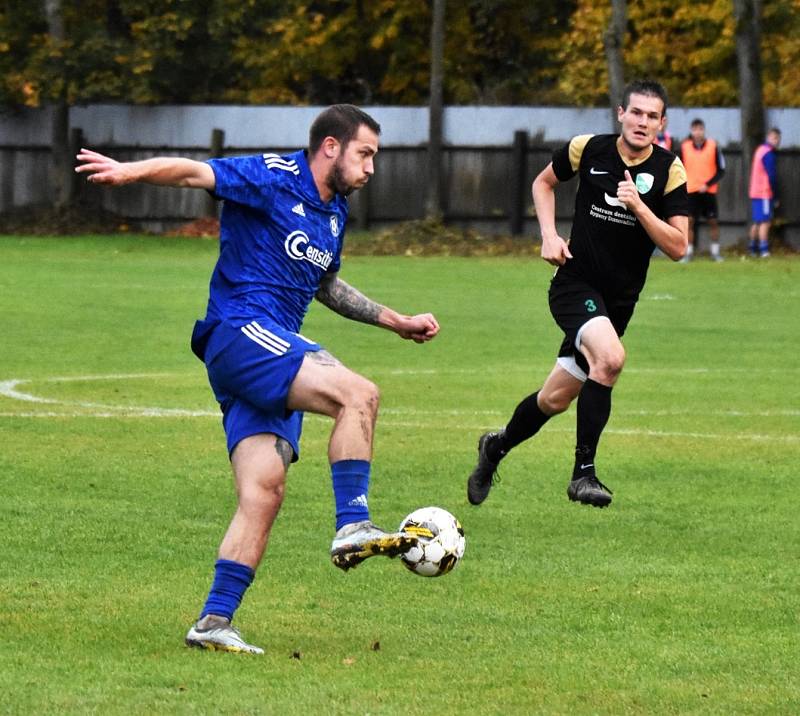 Fotbalvá divize: Otava Katovice - Slavoj Český Krumlov 2:1 (1:0).