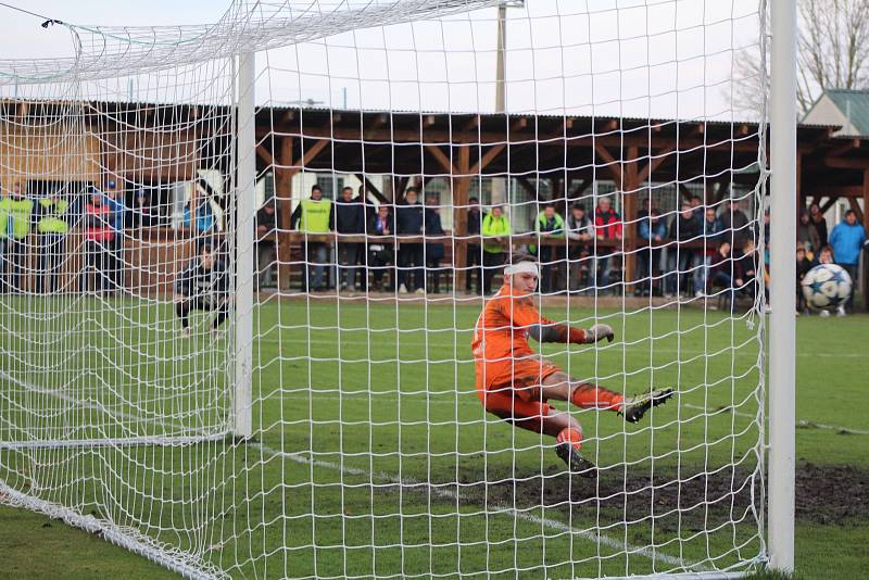 Fotbalová divize: Katovice - Klatovy 1:1 - penalty 6:7.