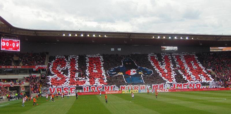 Strakoničtí fanoušci Slavie nechyběli na zápase proti Plzni.