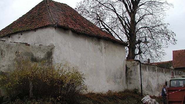 Vedle kostela sv. Martina se nachází i komenda, ze které se má stát muzeum malézských rytířů.