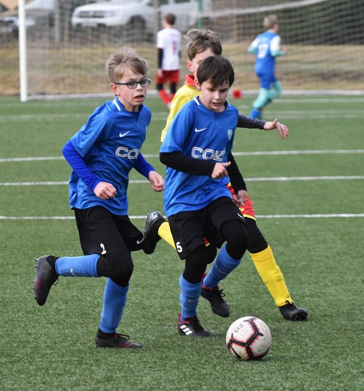 Žáci Junioru Strakonice se v přípravě utkali s fotbalisty FC MAS Táborsko.