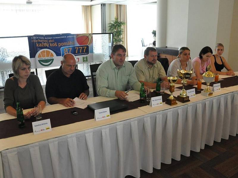 Tisková konference BK Strakonice před sezonou 2011/2012.