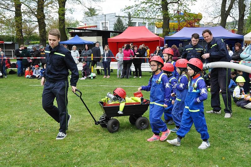 Na Křemelce ve Strakonicích se v sobotu 4. května uskutečnil již dvanáctý ročník soutěže kolektivů mladých hasičů Otavský Plamínek.