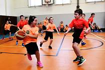 ZŠ Dukelská ve Strakonicích hostila druhý turnaj Školské ligy v minibasketbale.