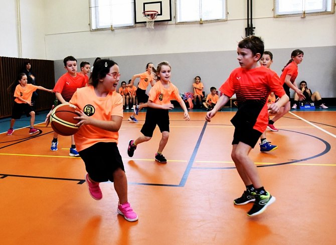 ZŠ Dukelská ve Strakonicích hostila druhý turnaj Školské ligy v minibasketbale.