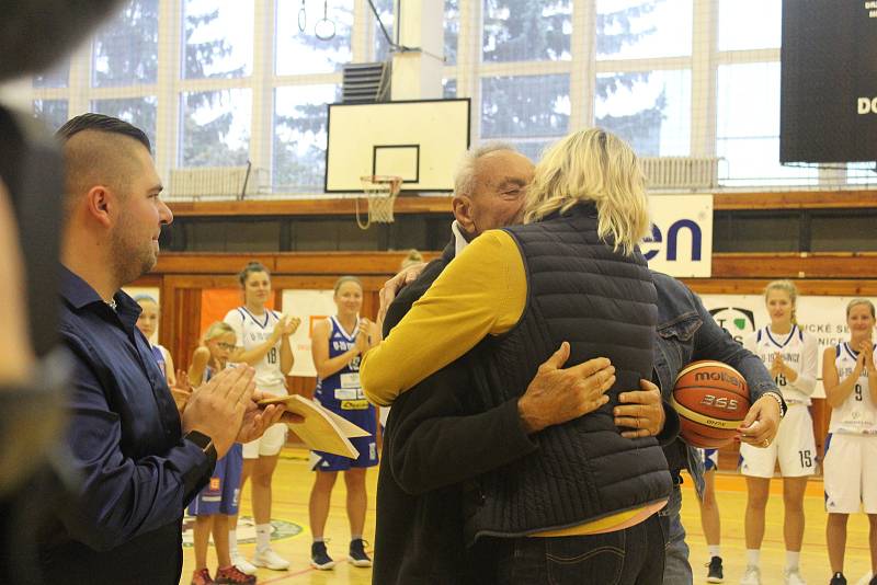 Křest Zlaté knihy strakonického basketbalu.