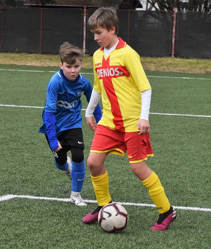 Žáci Junioru Strakonice se v přípravě utkali s fotbalisty FC MAS Táborsko.