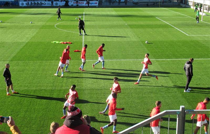 Strakoničtí fanoušci Slavie nemohli chybět na Dynamu.