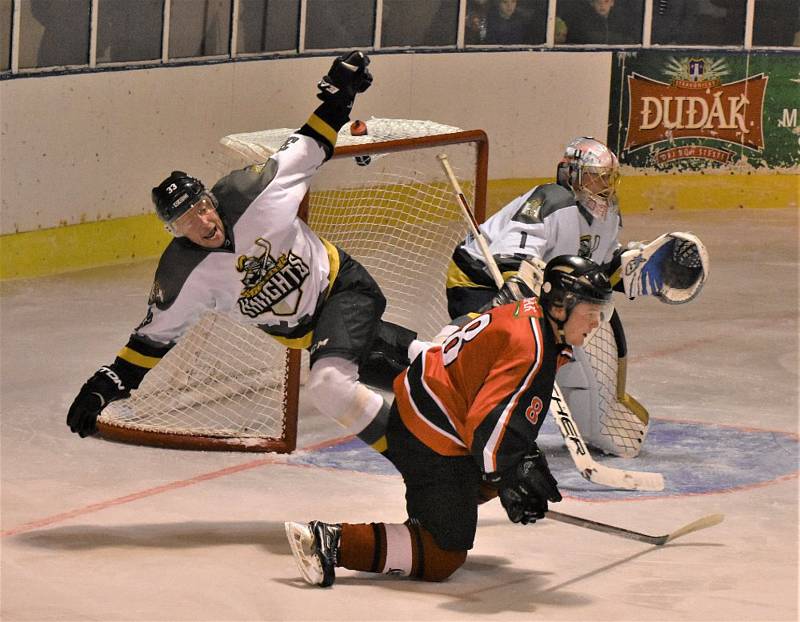 HC Strakonice – TJ Hluboká nad Vltavou Knights 8:5 (5:3, 1:1, 2:1).