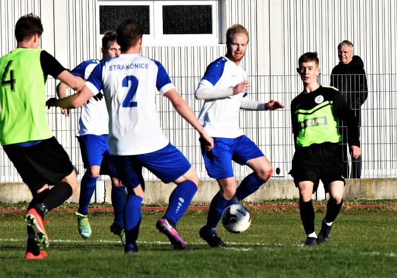 Fotbalový KP: Junior Strakonice - Rudolfov 1:2 (1:2).