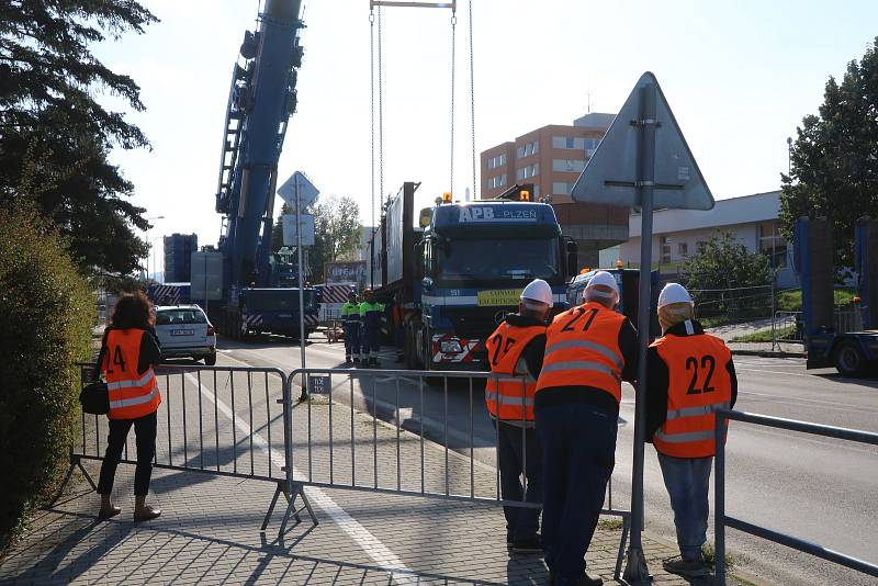 Nebezpečná lávka ve Strakonicích na Míru byla demontovaná.