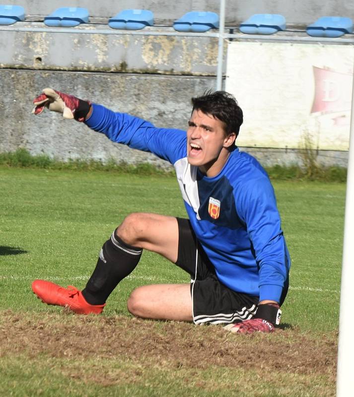 Fotbalový krajský přebor: Junior Strakonice - Třeboň 2:1.