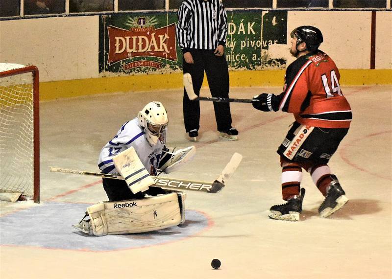 Čtvrtfinále play off: HC Strakonice - HC Vimperk 4:3 po prodloužení.