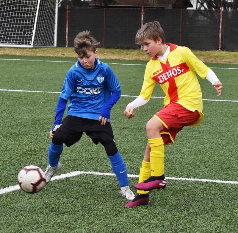 Žáci Junioru Strakonice se v přípravě utkali s fotbalisty FC MAS Táborsko.