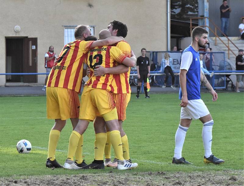 Fotbalový krajský přebor: Junior Strakonice - Třeboň 2:1.