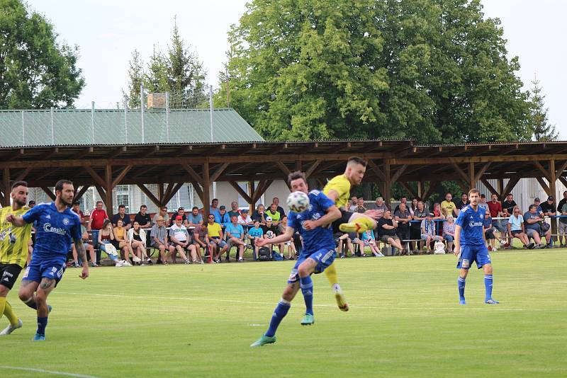 Fotbalisté Katovic v závěru loňské sezony podlehli Přešticím 1:2 (na snímku), nyní se oba celky utkají v MOL cupu.