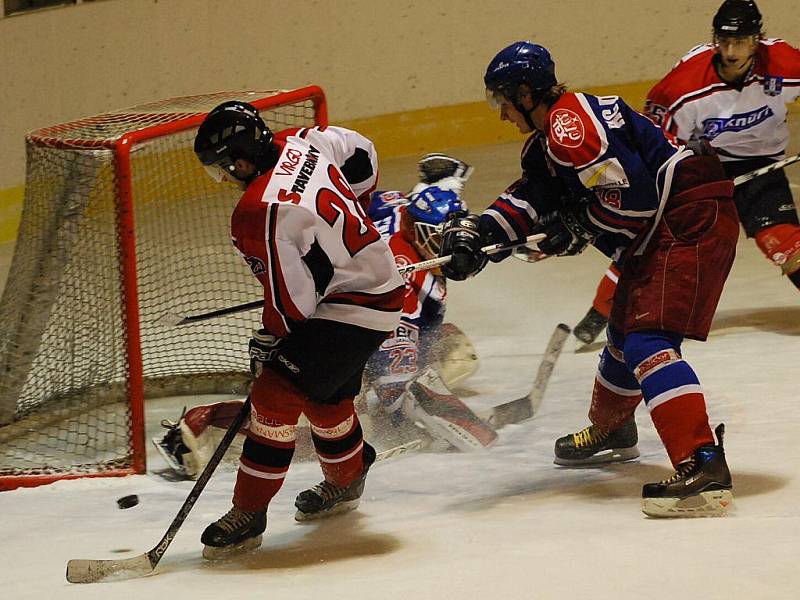 Strakoničtí hokejisté doma s posledním David servisem České Budějovice jen remizovali 2:2.