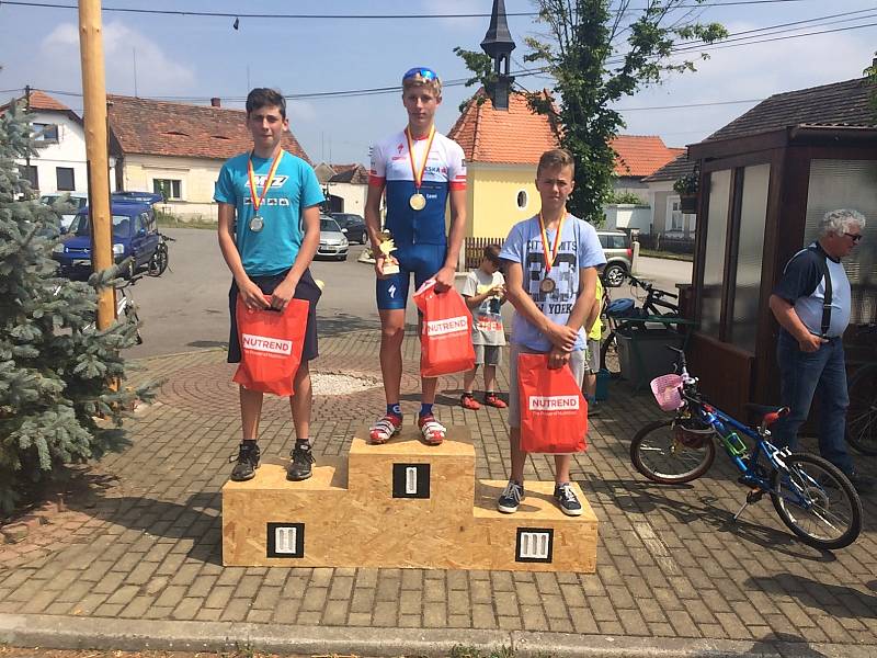 Závody Mačkovské Bike Eldorádo přilákalo na start desítky mladých cyklistů.