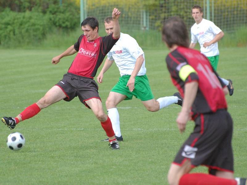 Přešťovice měly partii s druhým týmem tabulky - Českým Krumlovem - dobře rozehranou, vedly 1:0. Nakonec prohrály 1:2.