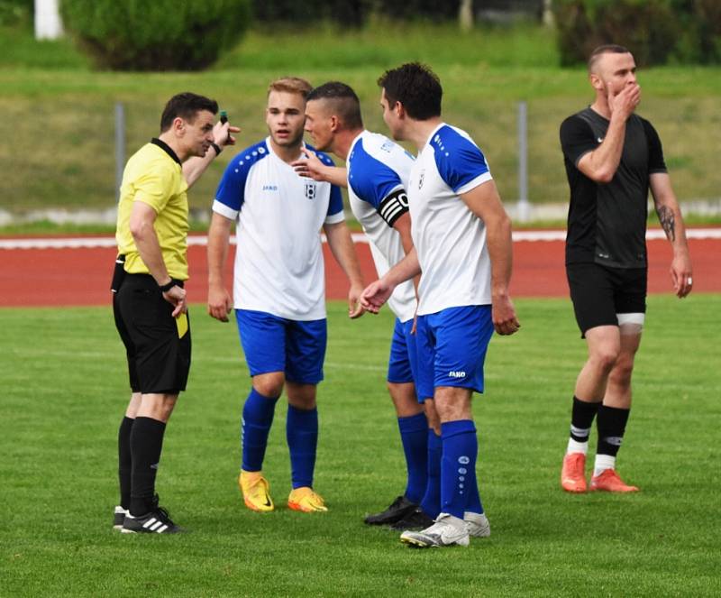 Fotbalový KP: Junior Strakonice - Olešník 0:1 (0:0).