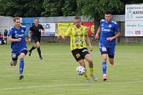 Fotbalová divize: Otava Katovice - Robstav Přeštice 1:2 (0:0).