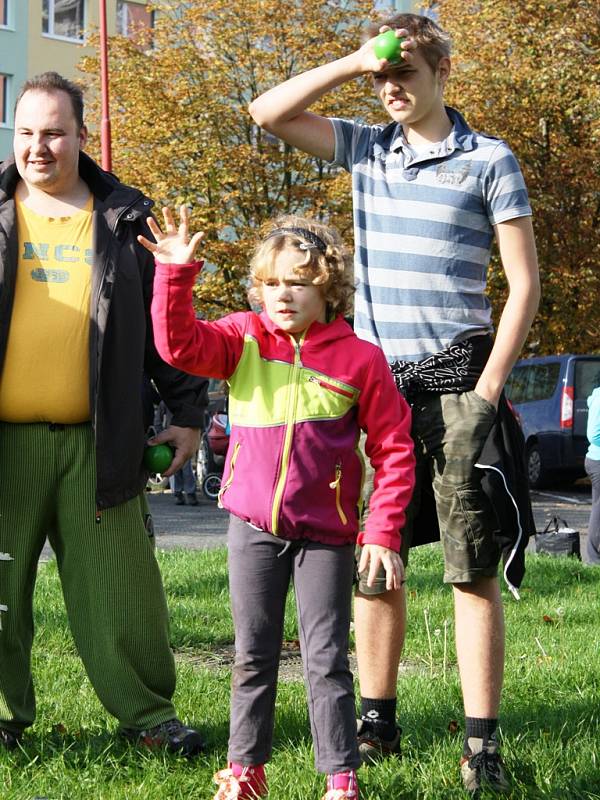 Výsadba Stromů pro děti, Neratovice - rodinný turnaj v pétanque.