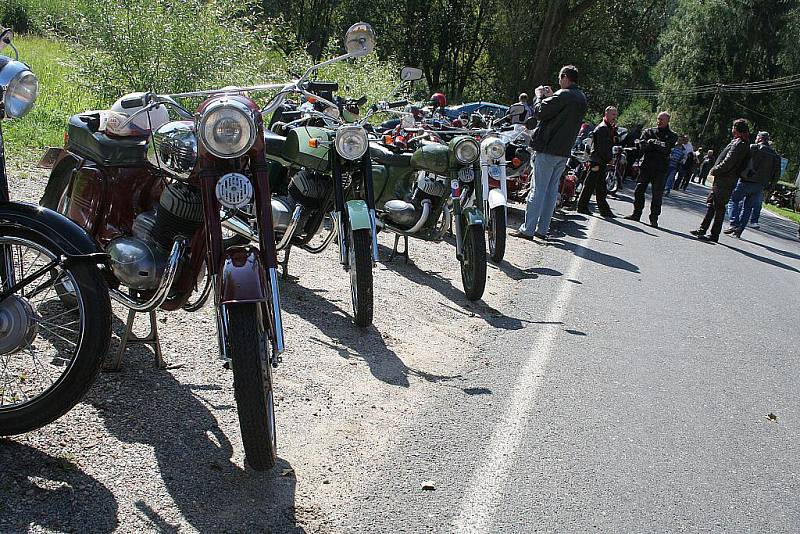 1. Sraz motocyklů československé výroby ve Mšeně.