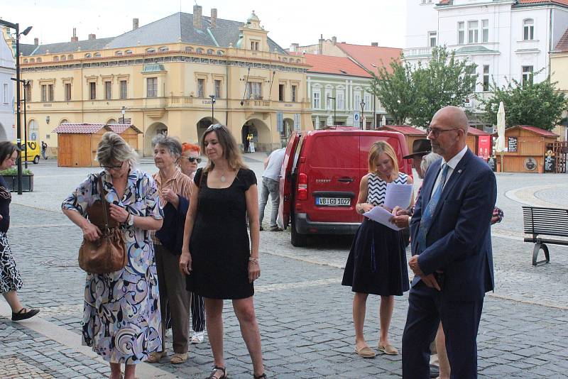 Kameny zmizelých byly položeny v Mělníku.