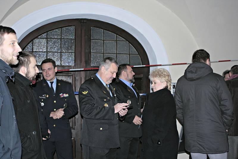 Křest nového policejního kalendáře s názvem Bezpečný Mělník.