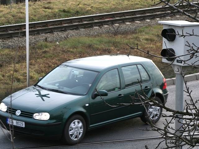 RADAR měří pouze v jednom směru. Řidiče jedoucí od kruhového objezdu na Pšovce nezaznamená.