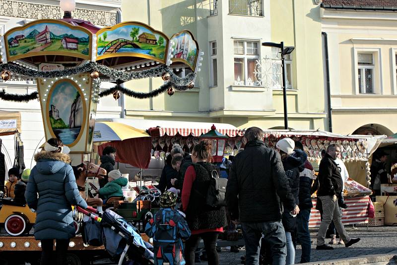 Z vítání adventu na mělnickém náměstí a v regionálním muzeu.