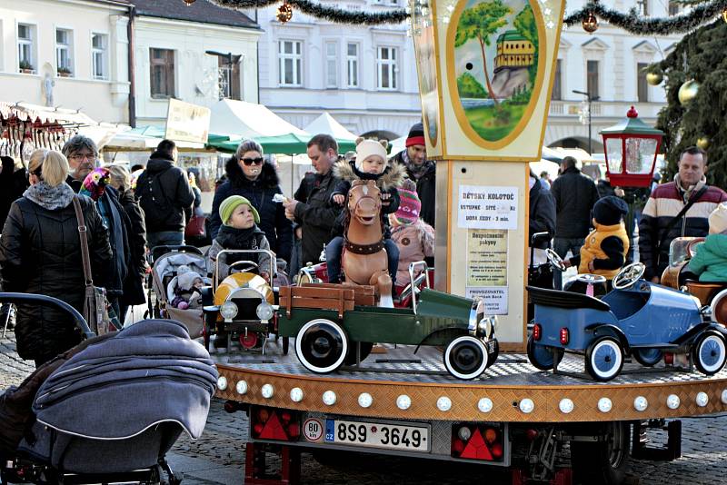 Z vítání adventu na mělnickém náměstí a v regionálním muzeu.