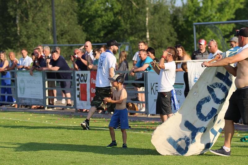 Fotbalisté Kralup vyhráli v předposledním kole I. B třídy ve Staré Boleslavi a oslavili postup.