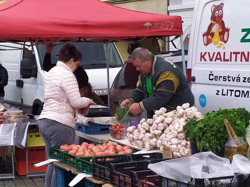 Na náměstí Míru v Mělníku se poslední březnovou sobotu konaly druhé trhy letošní sezony.