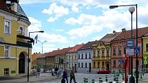 Další dva rizikové přechody pro chodce v Krombholcově a Fibichově ulici jsou nyní bezpečnější pro obyvatele a návštěvníky Mělníka.