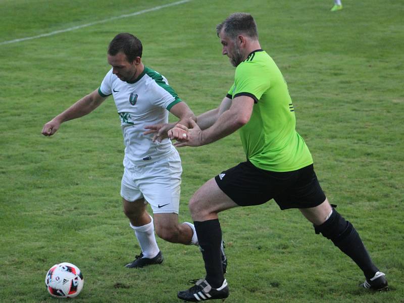 I. A třída: Dynamo Nelahozeves (v zeleném) - Jíloviště (1:3)