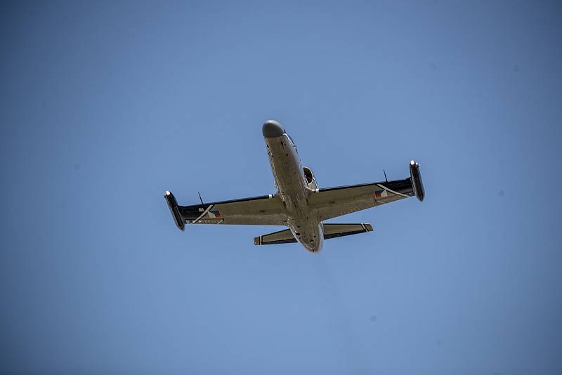 Nový letoun L-159 představila společnost Aero Vodochody 31. března ve svém areálu v Odoleně Vodě u Prahy.