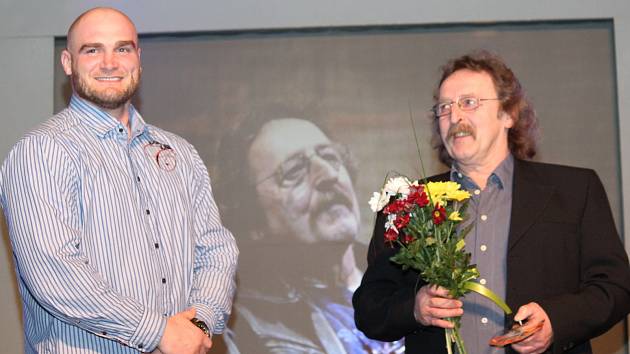Václav Pojkar spolu s Rudolfem Krajem během čtvrtečního galavečera ankety Nejúspěšnější sportovec Mělnicka 2013.