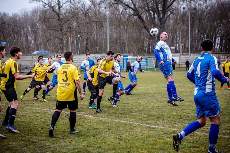 Kostelec si na rezervu Záryb nepřišel, na úvod jara prohrál 1:2.