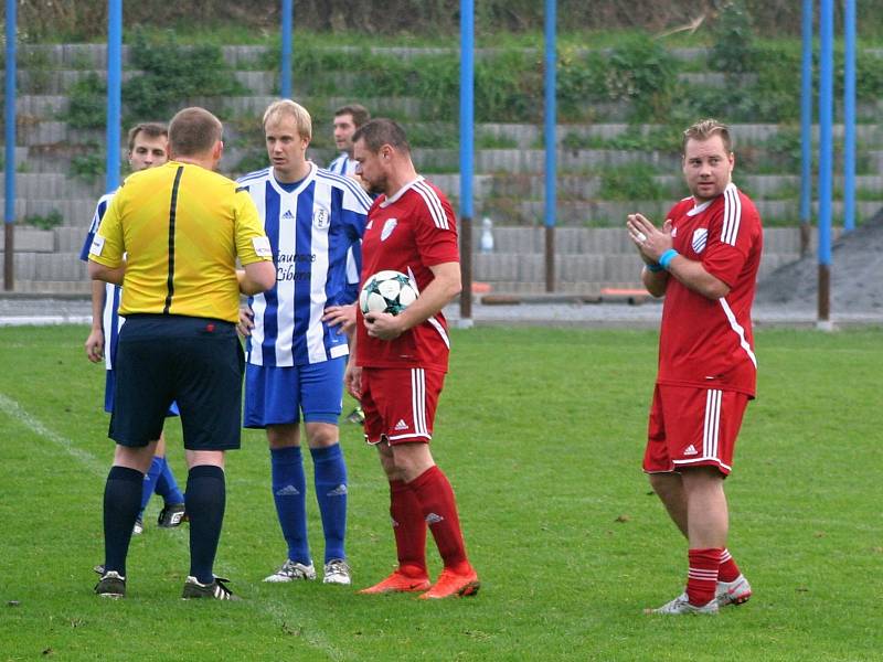 Kly na domácí půdě porazily Sázavu 3:1.